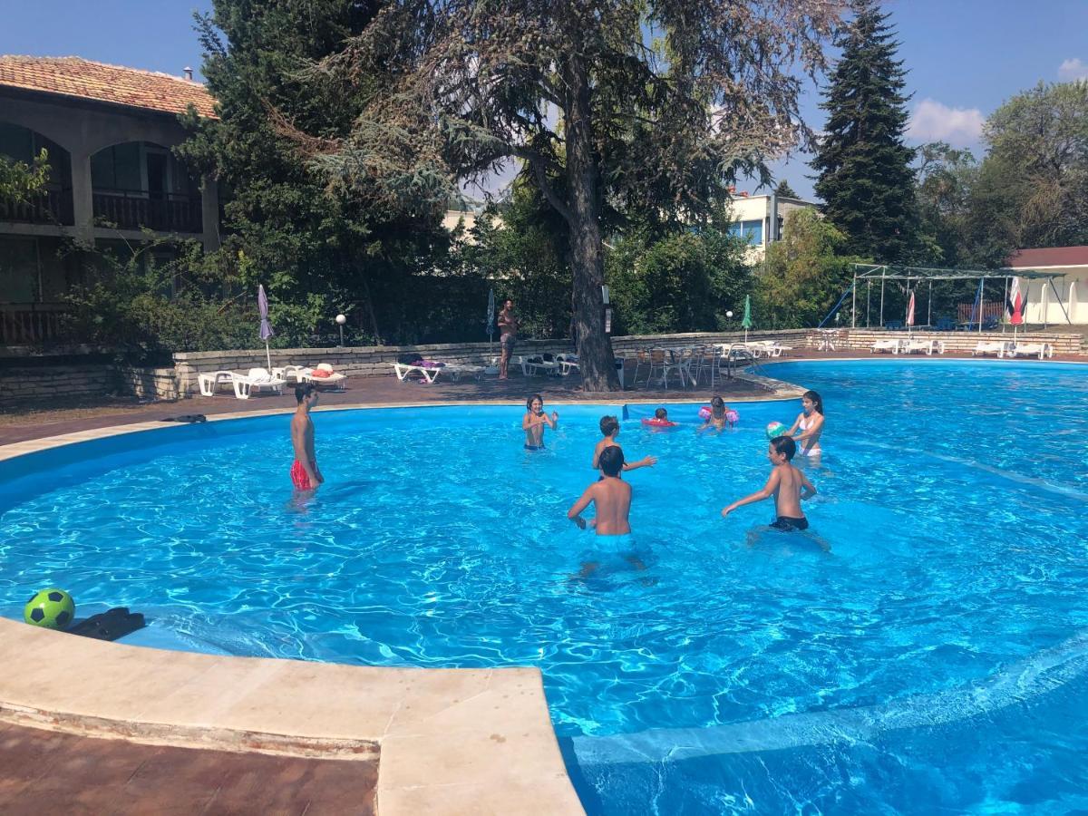 Bisser Hotel - Free Parking - Free Pool Access Balchik Eksteriør billede