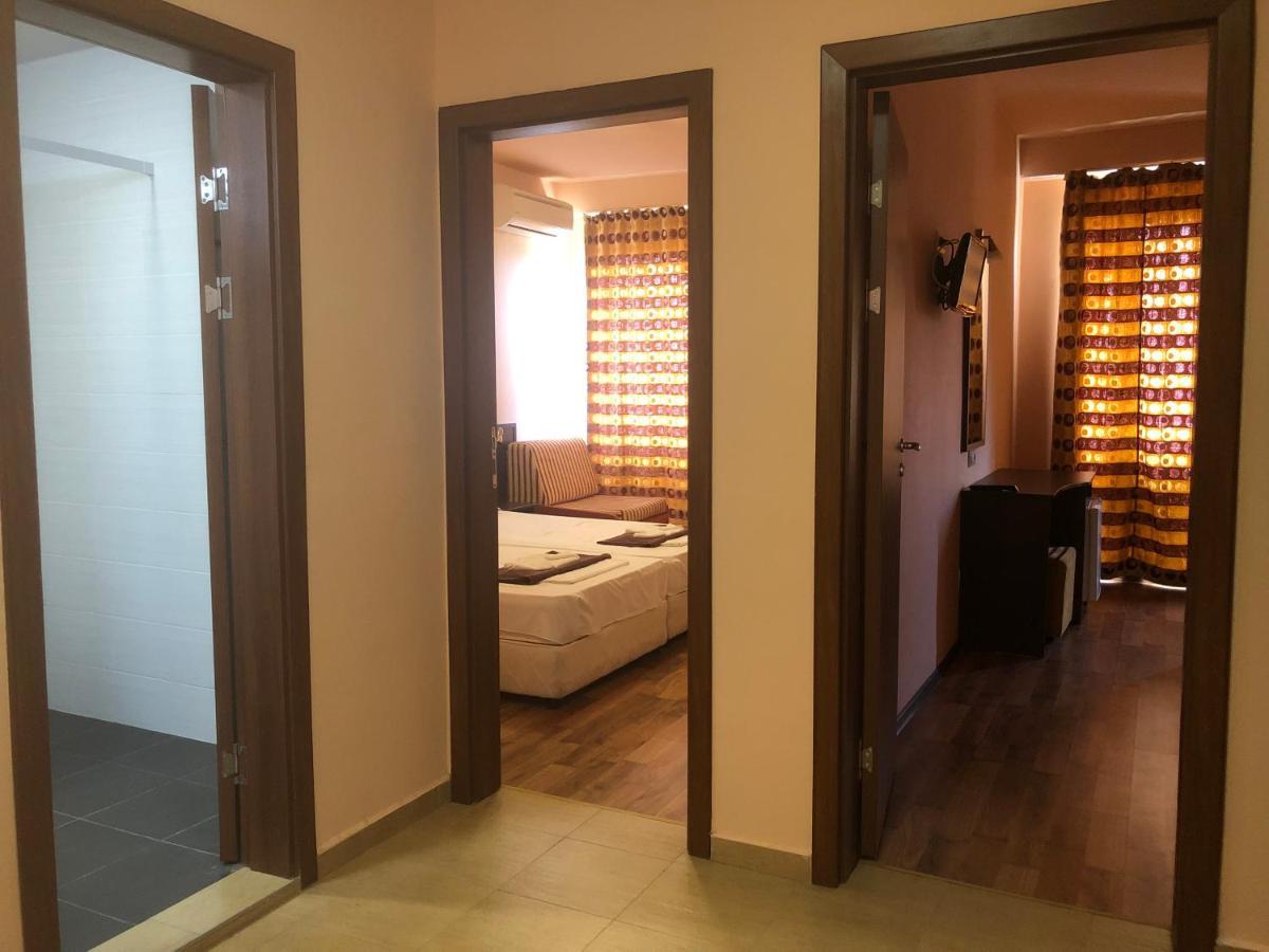Bisser Hotel - Free Parking - Free Pool Access Balchik Eksteriør billede