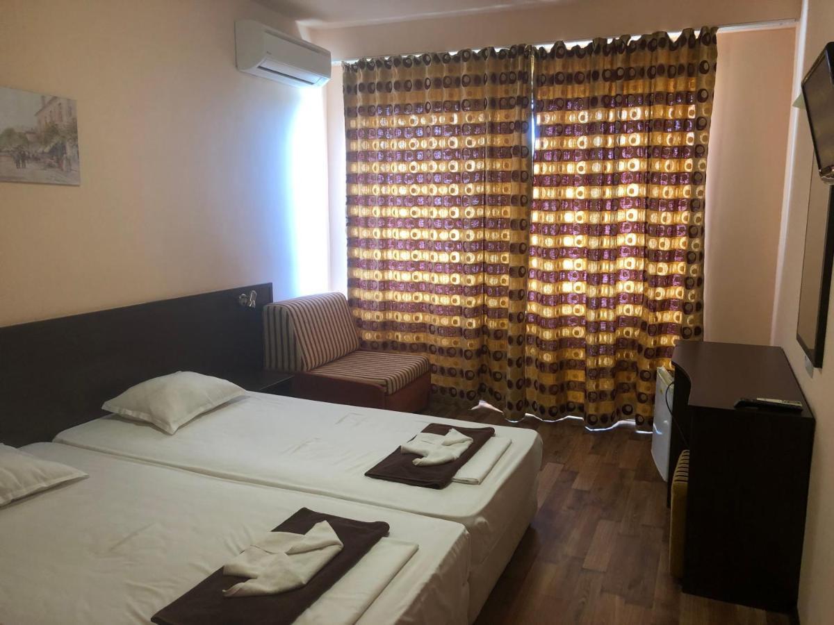 Bisser Hotel - Free Parking - Free Pool Access Balchik Eksteriør billede
