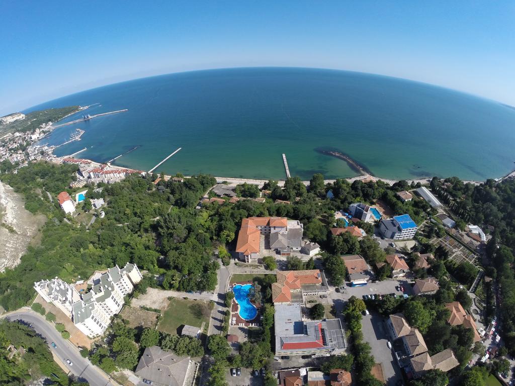 Bisser Hotel - Free Parking - Free Pool Access Balchik Eksteriør billede