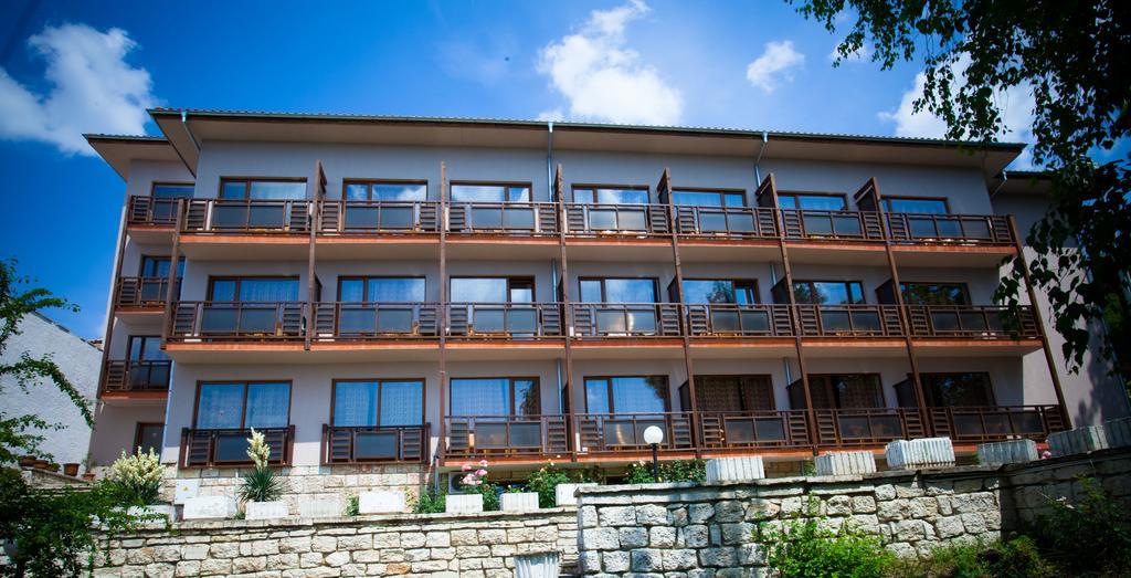Bisser Hotel - Free Parking - Free Pool Access Balchik Eksteriør billede