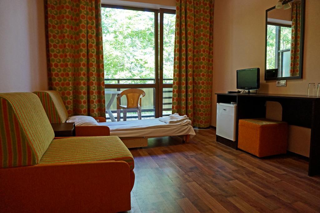 Bisser Hotel - Free Parking - Free Pool Access Balchik Eksteriør billede