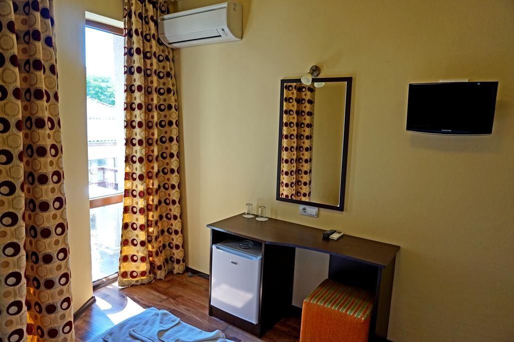 Bisser Hotel - Free Parking - Free Pool Access Balchik Eksteriør billede