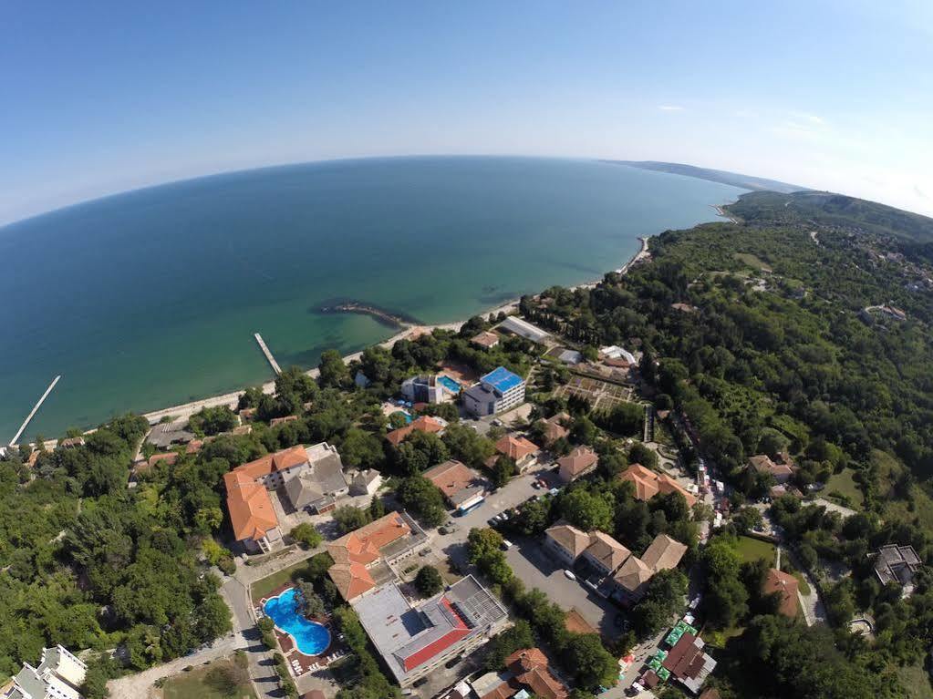Bisser Hotel - Free Parking - Free Pool Access Balchik Eksteriør billede